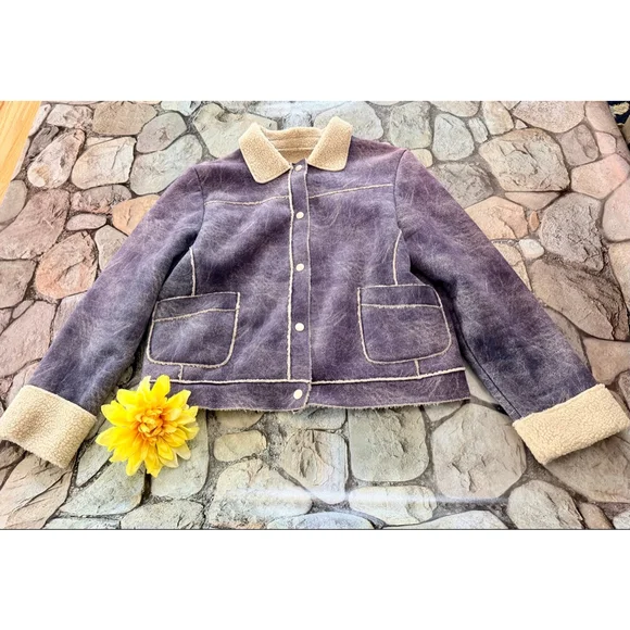 Sold - Picture 2 of 10